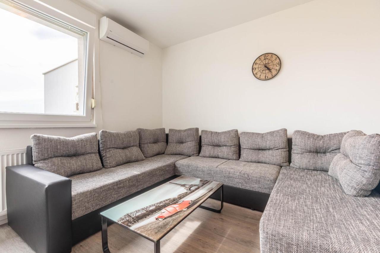 Cosy Apartment Hugo Osijek Exterior photo